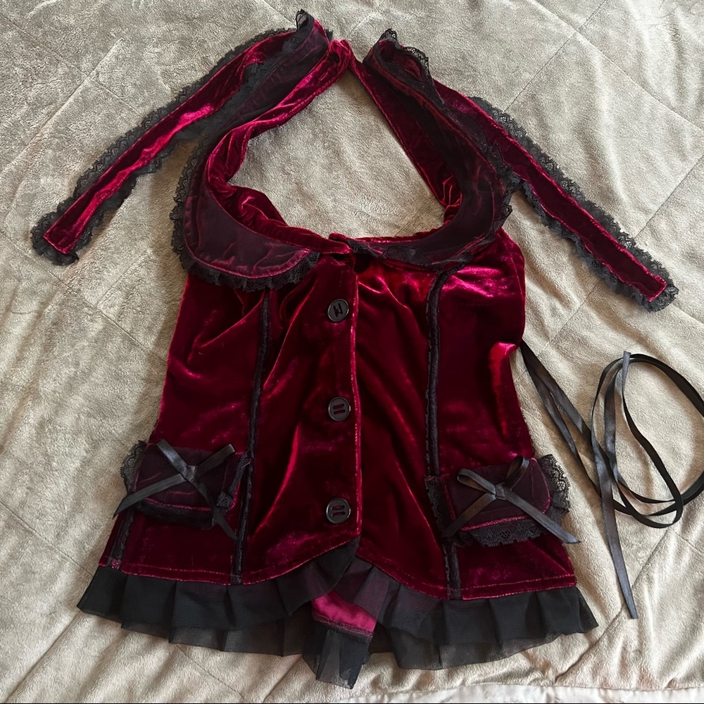 Velvet Corset-like top with lace 🌹
